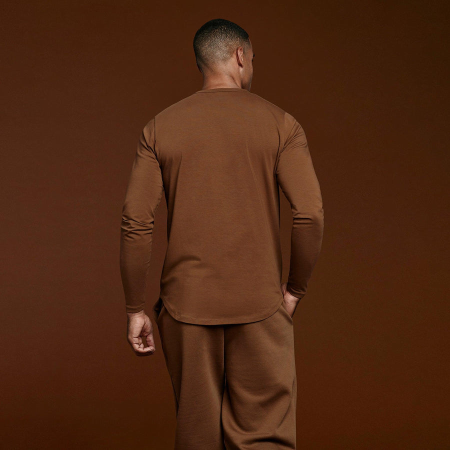 Men's Long Sleeve Curved Hem T-Shirt - Chocolate - nuuds